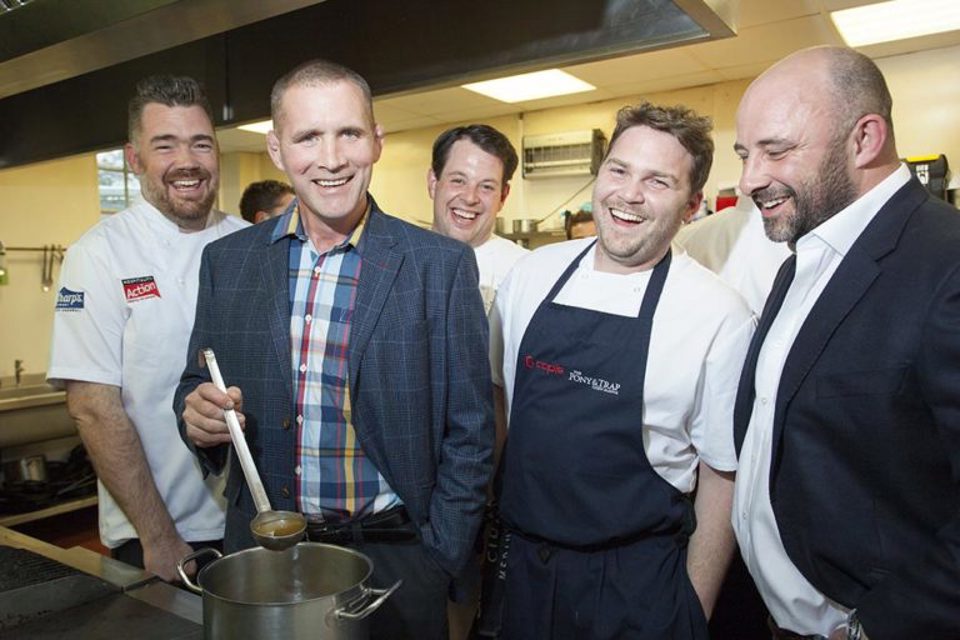 Giuliana Vittiglio Rugby Legends And Super Chefs Raise 40 000 For Ha 03 (1)